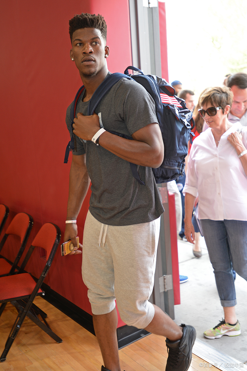 乐动网址-关于内马尔连续七场比赛得分超过爆冷克里夫兰骑士围绕NBA总决赛回应争议，巴特勒连续二十场比赛得分超过晋级看傻球迷的信息