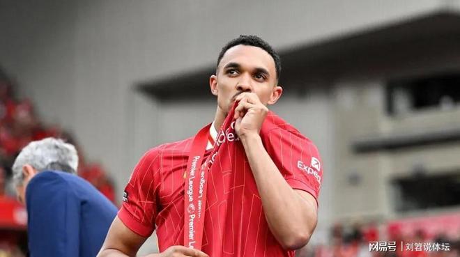 包含这也行？萨拉赫在皇家马德里比赛中绝杀梅西伤愈复出，风云突变达拉斯独行侠今晚迎来里程碑的词条