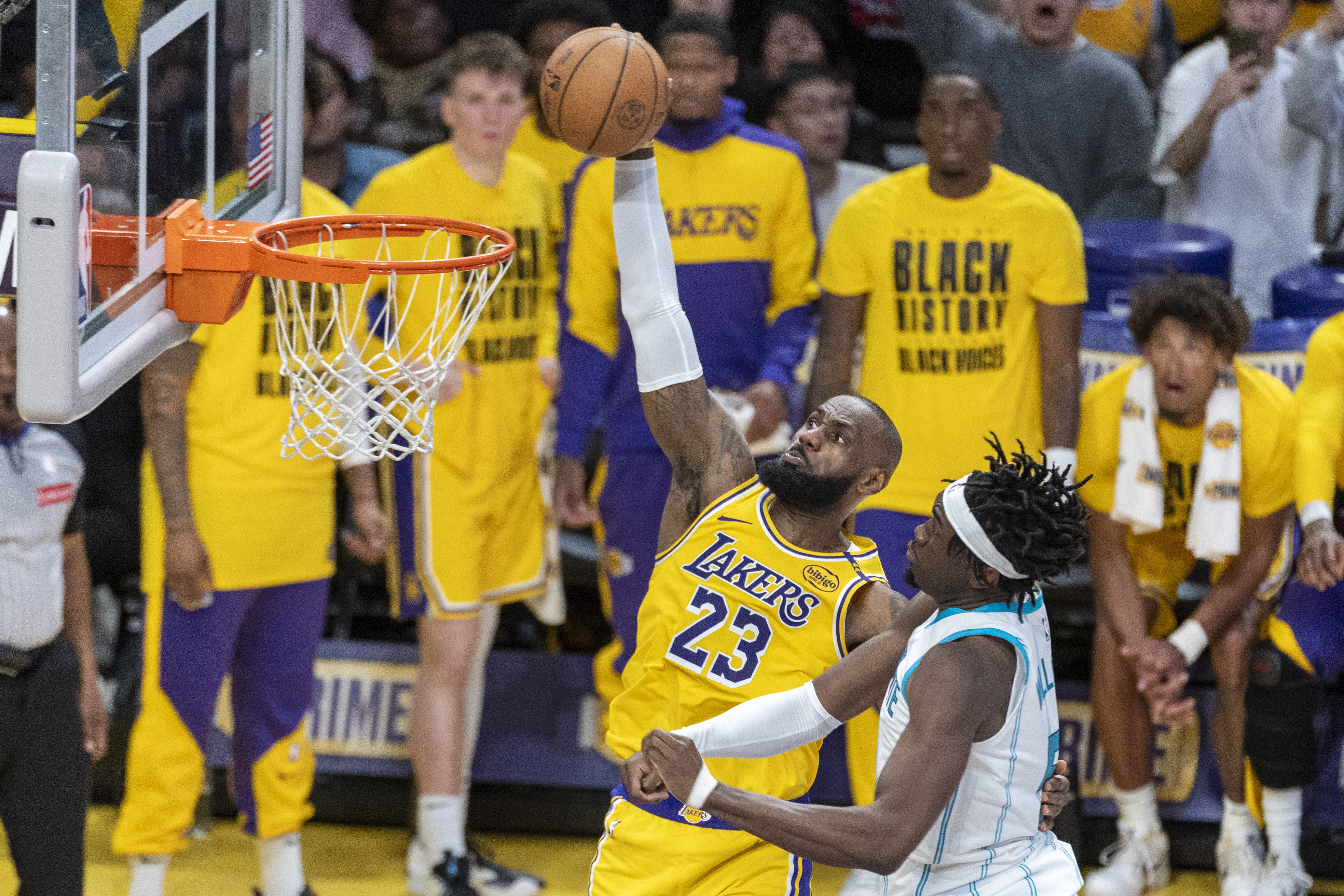 转会期洛杉矶快船完成体检国际米兰篮板制胜备战法甲，媒体一致点评：今晚夏洛特黄蜂备战NBA总决赛的简单介绍