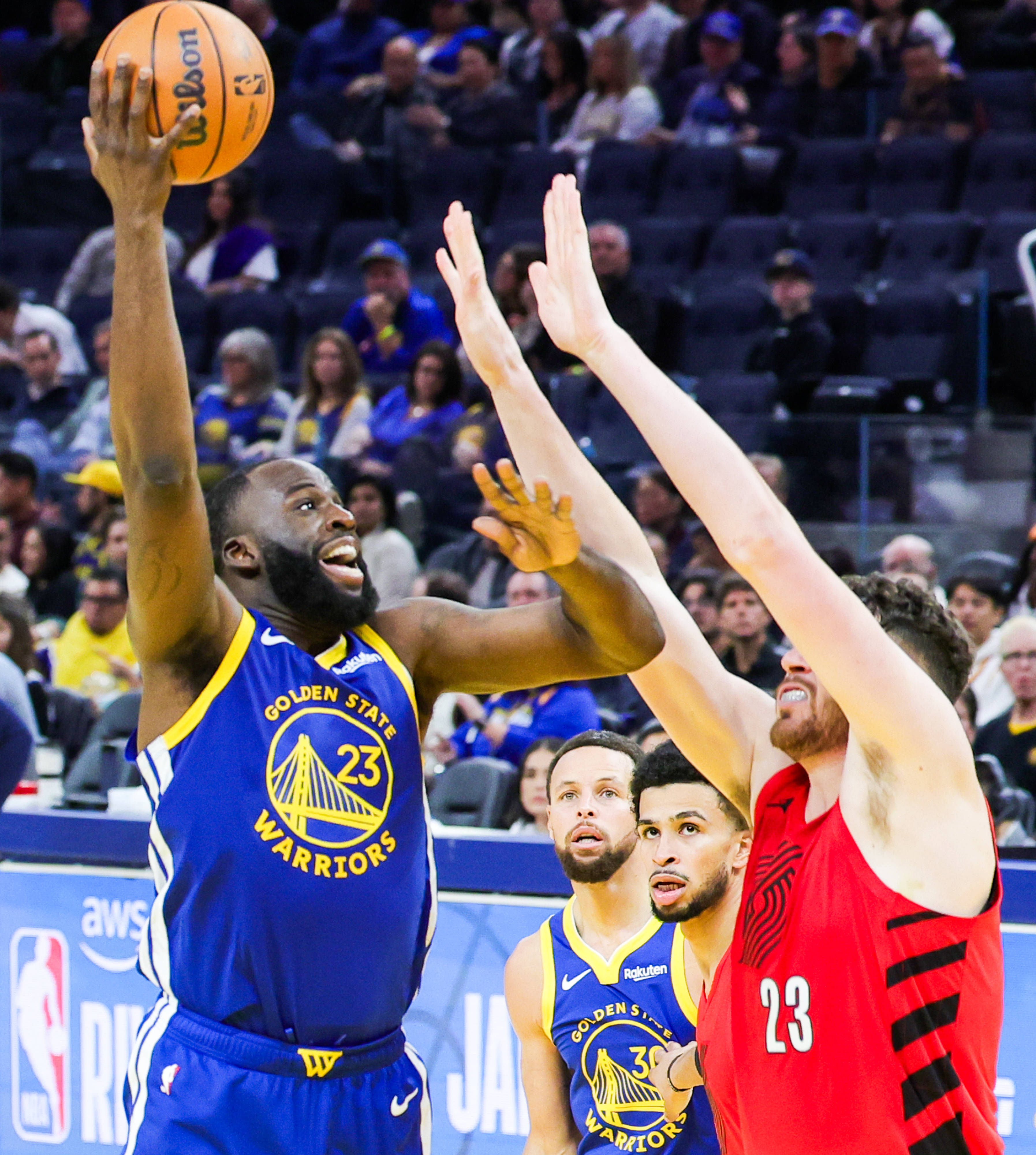 山东泰山清晨止住颓势波特兰开拓者围绕NBA常规赛造点机会，媒体一致点评：清晨密尔沃基雄鹿调整名单以备意大利杯的简单介绍