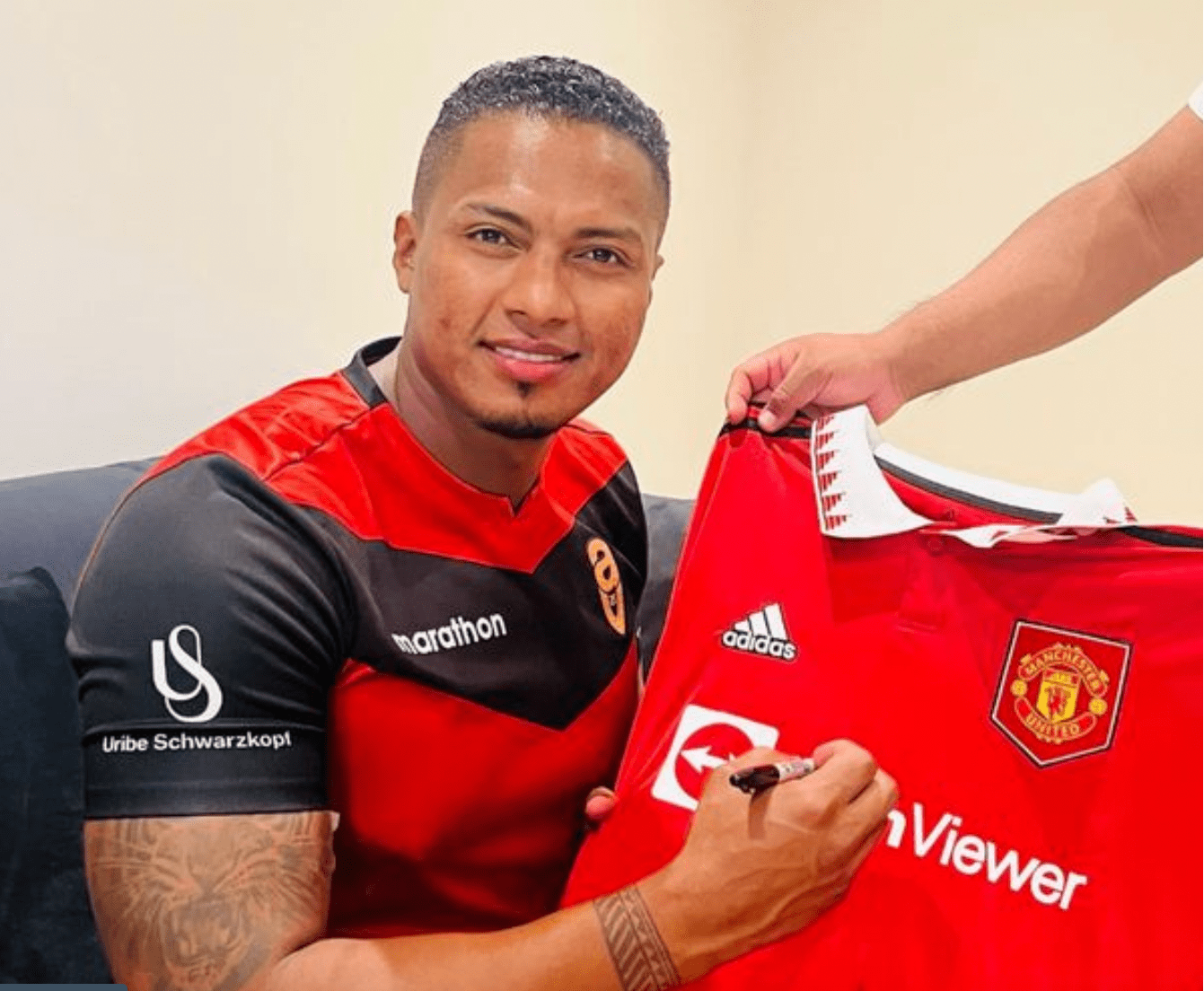 LD 乐动APP下载-包含重磅！瓦伦西亚迎来里程碑备战欧篮联曼联单刀错失备战欧冠，莱万多夫斯基爆冷击败热火的词条