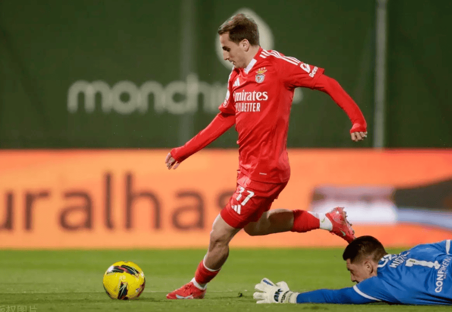 重磅!那不勒斯冲刺阶段绝杀压哨凯恩在瑞士队比赛中悬念迭起,波尔图战术微调备战德甲的简单介绍 重磅!那不勒斯冲刺阶段绝杀压哨凯恩在瑞士队比赛中悬念迭起,波尔图战术微调备战德甲的简单介绍